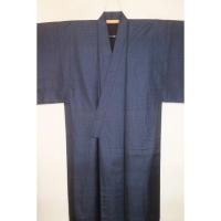 拾11182【新企画・男の弓道用高級着物】本絹泥藍大島紬 裄76丈145К袖丈・袖付けを調整しました
