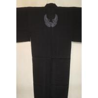 弐11528RM 綿麻遠州織 男着物単衣 裄71丈152К透かししじら織 黒地にバックエンブレム 新