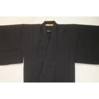 弐11528RM 綿麻遠州織 男着物単衣 裄71丈152К透かししじら織 黒地にバックエンブレム 新