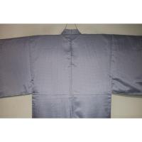 拾11278RM シルク化繊丹後縮緬綸子調 男着物袷 裄71丈148К青灰銀ネズ色地の四ツ目絞り織文