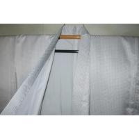 拾11279RM シルク化繊丹後縮緬綸子調 男着物袷 裄70丈149К白地の四ツ目絞り織文様 洗える