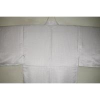 拾11279RM シルク化繊丹後縮緬綸子調 男着物袷 裄70丈149К白地の四ツ目絞り織文様 洗える