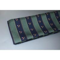 弐10671RM 男角帯 本絹西陣織平織 К紺に深緑色とエンブレム 全通洒落帯 ネクタイ生地を使いま