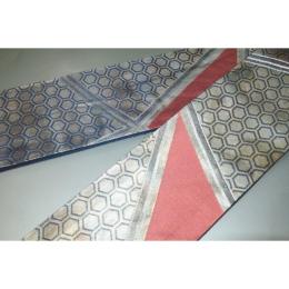 弐11480RM 男角帯 本絹西陣織練貫 К鉄銀地の照り箔に臙脂 亀甲織分け文様 極上新品 別誂え