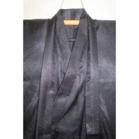 拾11566RM シルク化繊 男着物羽織 裄76丈147К黒地の業平菱・繻子地紋織 新品 単衣仕立て