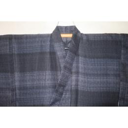 拾11792RM シルク化繊丹後縮緬調 男着物単衣 裄71丈142К黒瑠璃の鎧段文様 新品