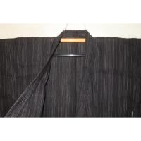 新しじら織・遠州織 男着物単衣 透かし織・黒の五月雨 皺になりにくくなりまし た 襦袢をつけて単衣