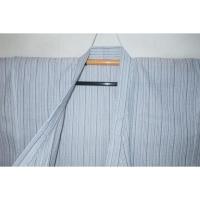 新しじら織・遠州織 男着物単衣 透かし織・白色の五月雨 皺になりにくくなりました 襦袢をつけても