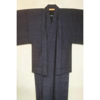 弐11060RM 本絹本真綿結城紬 男着物羽織 裄71丈146К黒瑠璃色の虎斑「結」印 極上品 証紙