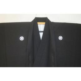 拾11190 男黒紋付着物羽織 シルク化繊・丹後縮緬調 裄73丈137К違い鷹の羽 新品 限定新発売