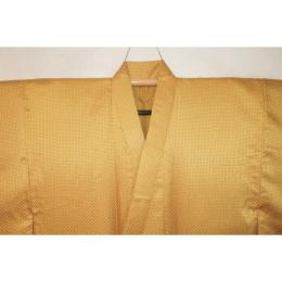 拾11273RM シルク化繊丹後縮緬綸子調 男着物袷 裄71丈148К黄金山吹色地の四ツ目絞り織文様